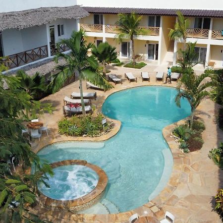 Kibanda Lodge And Beach Club Нунгви Екстериор снимка