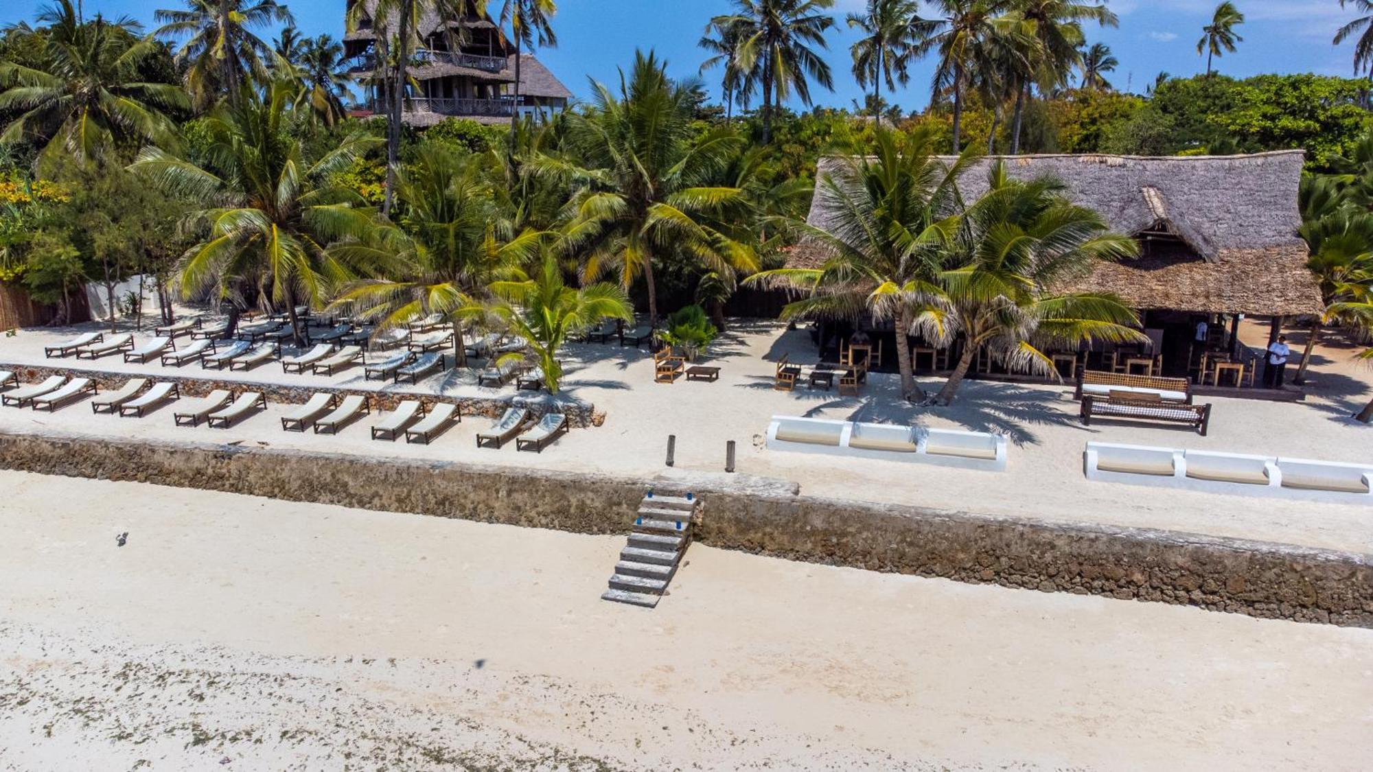 Kibanda Lodge And Beach Club Нунгви Екстериор снимка