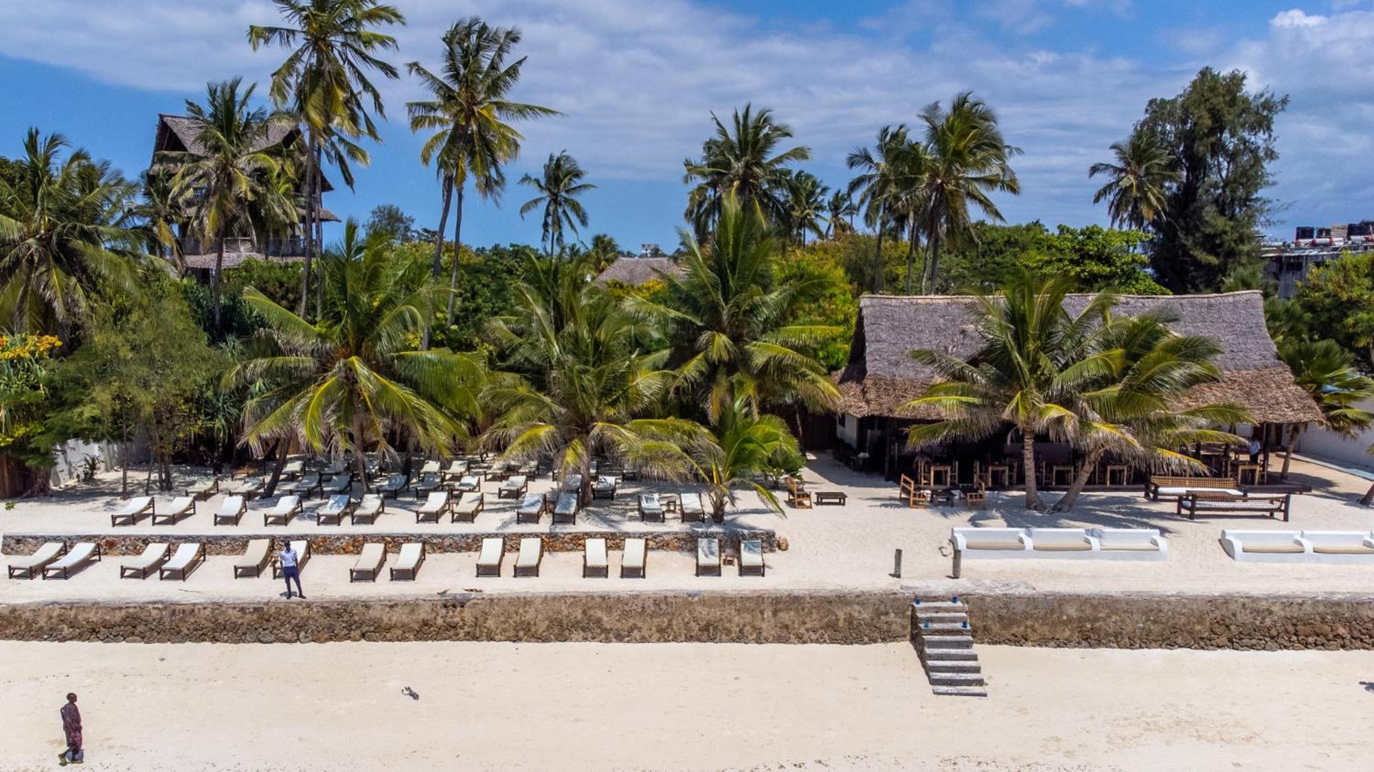 Kibanda Lodge And Beach Club Нунгви Екстериор снимка