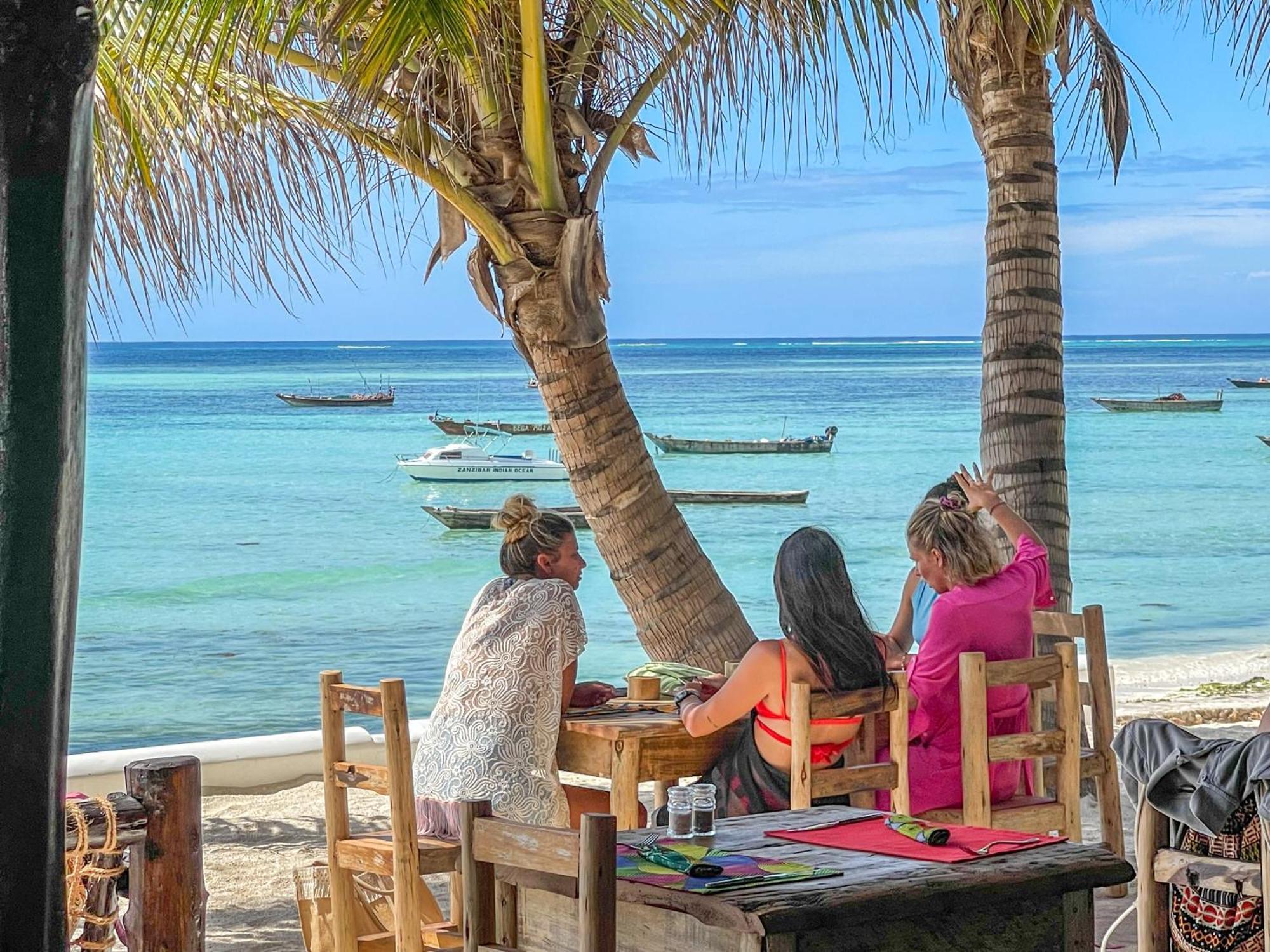 Kibanda Lodge And Beach Club Нунгви Екстериор снимка