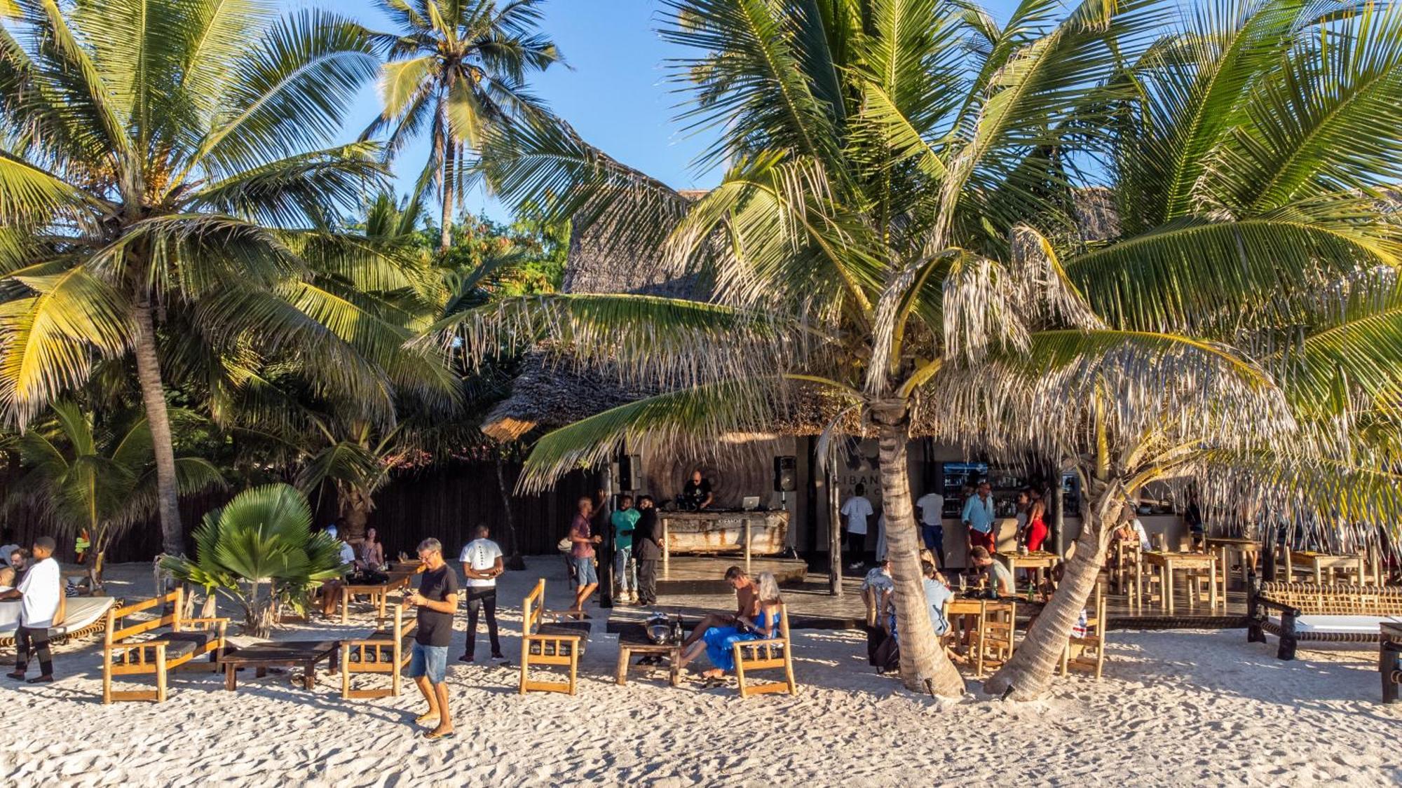 Kibanda Lodge And Beach Club Нунгви Екстериор снимка