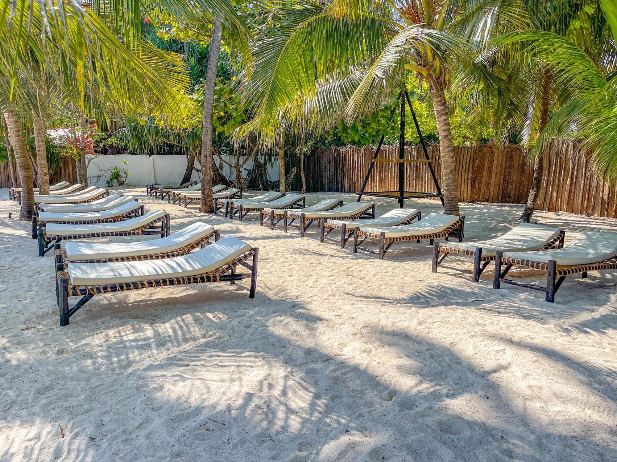 Kibanda Lodge And Beach Club Нунгви Екстериор снимка