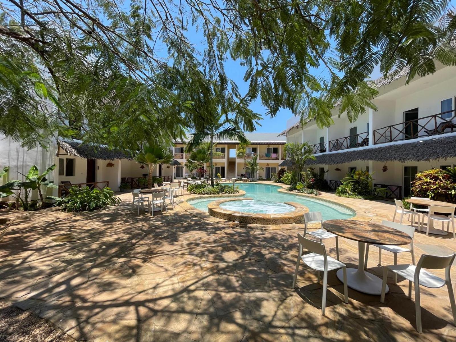 Kibanda Lodge And Beach Club Нунгви Екстериор снимка