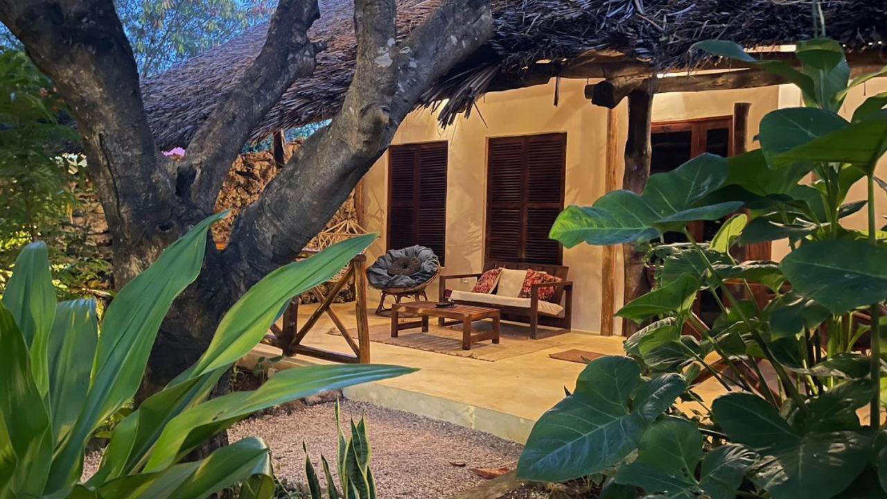 Kibanda Lodge And Beach Club Нунгви Екстериор снимка